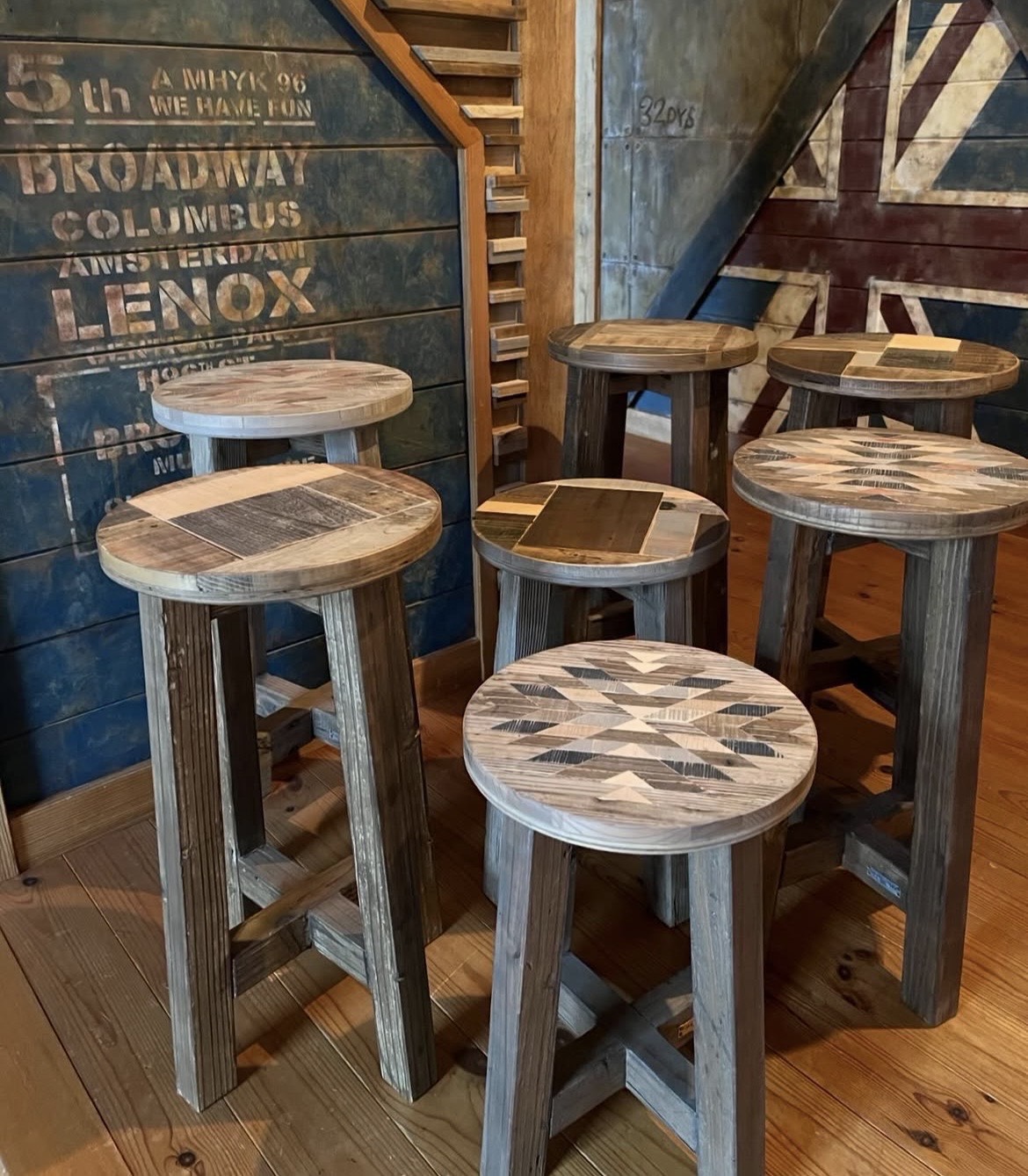 張り合わせスツール