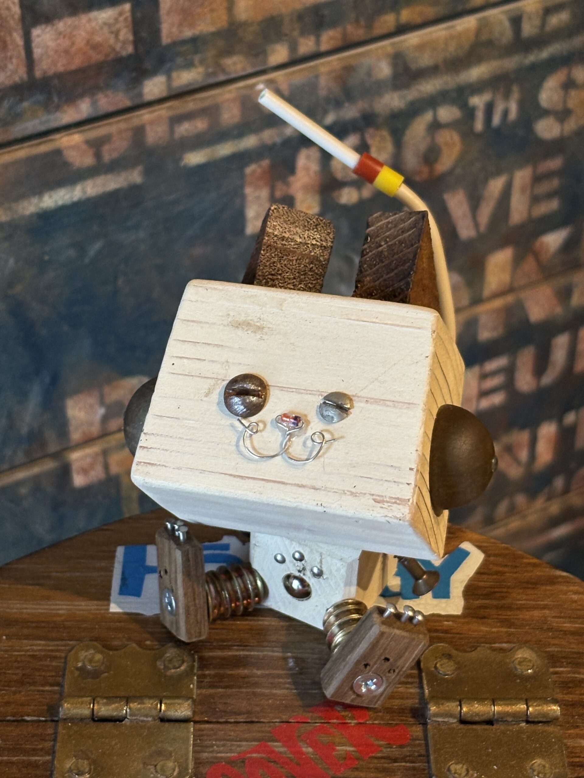 世界にひとつだけのオリジナル猫ロボット｜手作り・首をかしげる愛らしさ